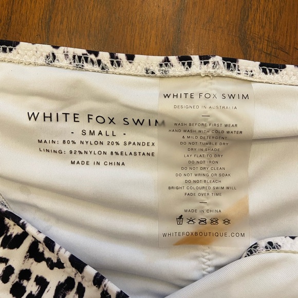 White Fox Swim and Shade & Shore Bikini Bottoms Bundle Small and XS - Picture 5 of 12